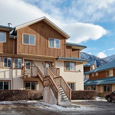 Mountain Gate - Pet Friendly 2Br W Mountain Views And Open Hot Tub Villa Canmore Eksteriør bilde