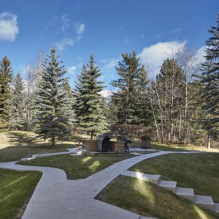 Mountain Gate - Pet Friendly 2Br W Mountain Views And Open Hot Tub Villa Canmore Eksteriør bilde
