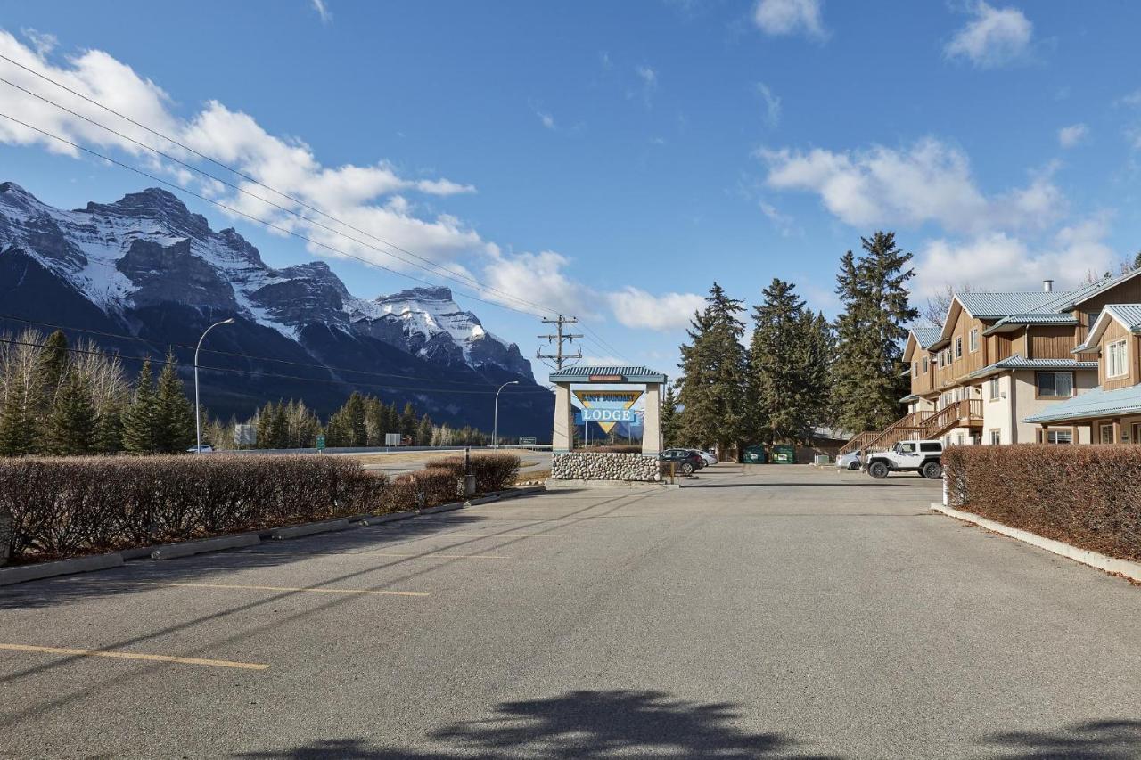 Mountain Gate - Pet Friendly 2Br W Mountain Views And Open Hot Tub Villa Canmore Eksteriør bilde