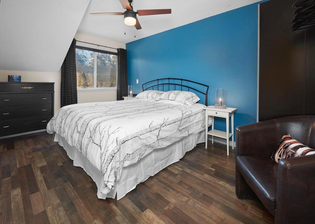 Mountain Gate - Pet Friendly 2Br W Mountain Views And Open Hot Tub Villa Canmore Eksteriør bilde
