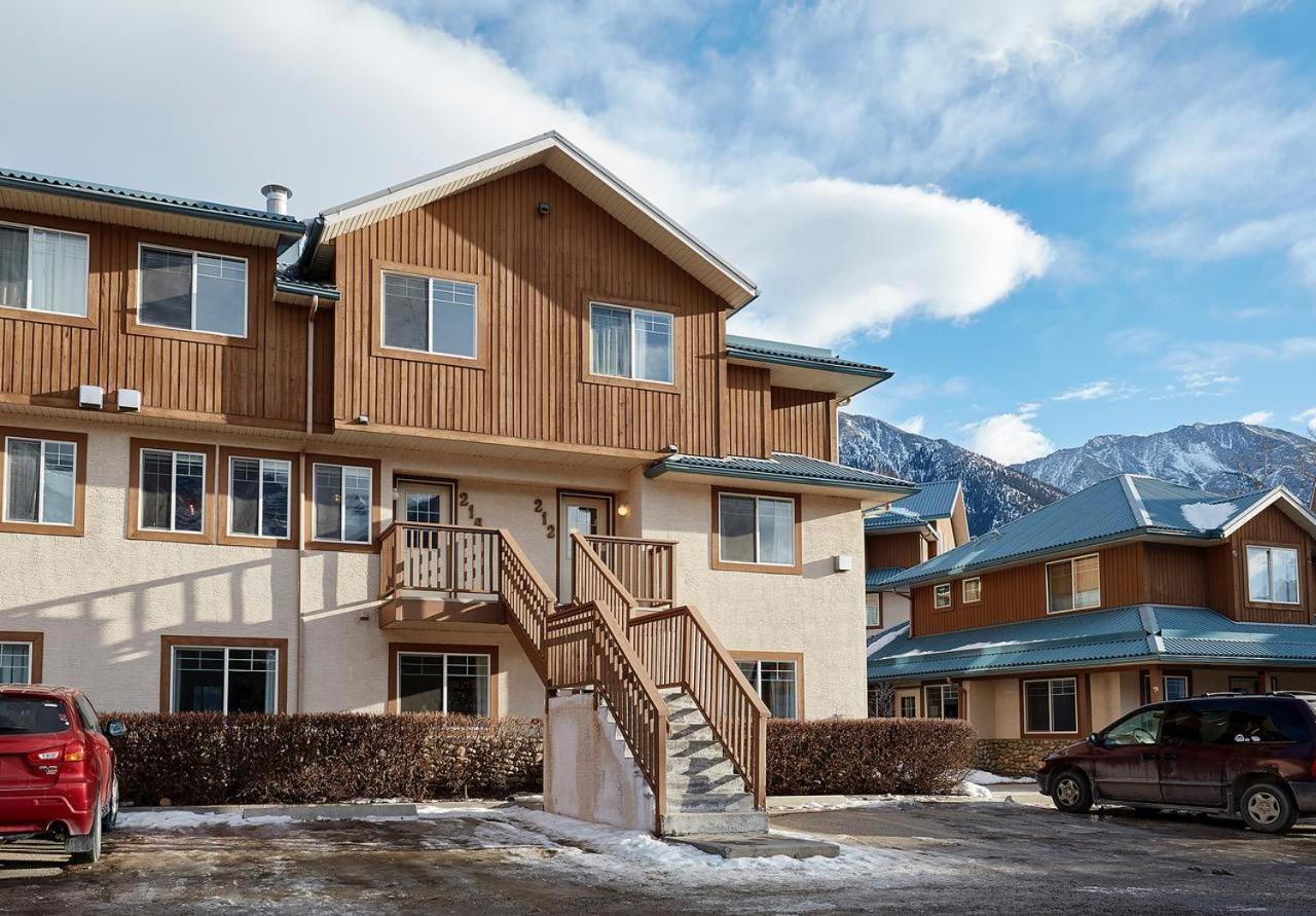 Mountain Gate - Pet Friendly 2Br W Mountain Views And Open Hot Tub Villa Canmore Eksteriør bilde